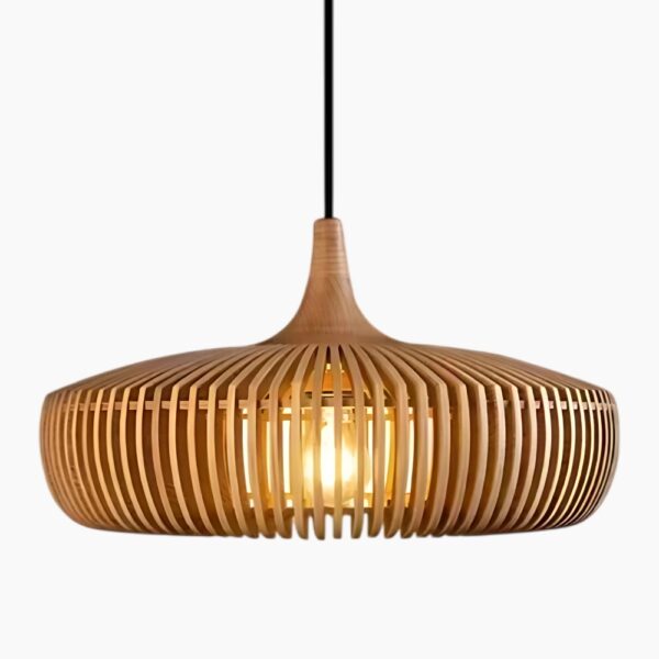 Suspension artisanale en bambou d’inspiration orientale