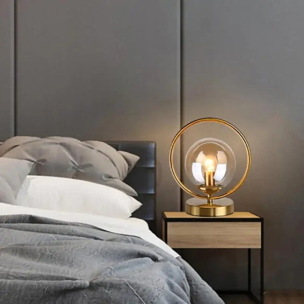 Alternative view of Luminaire de table en verre cristallin contemporain