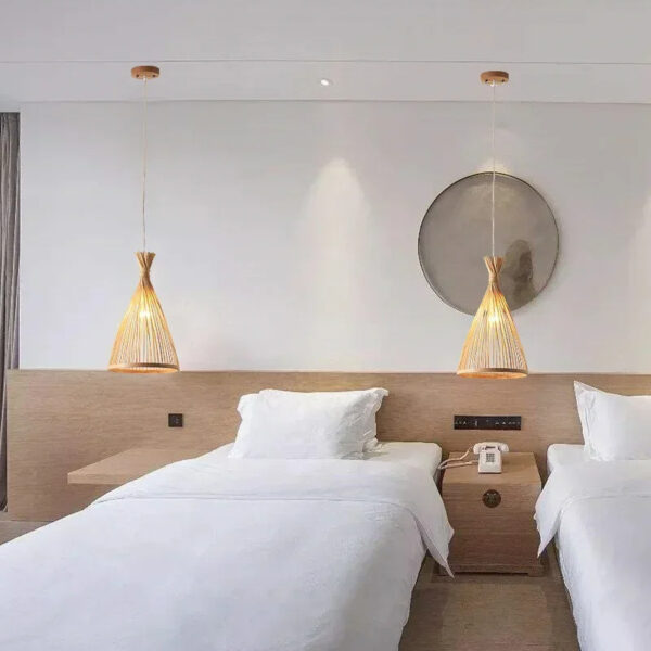 Alternative view of Suspension artisanale en bambou d'inspiration orientale