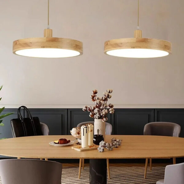 Alternative view of Suspension artisanale en bois naturel