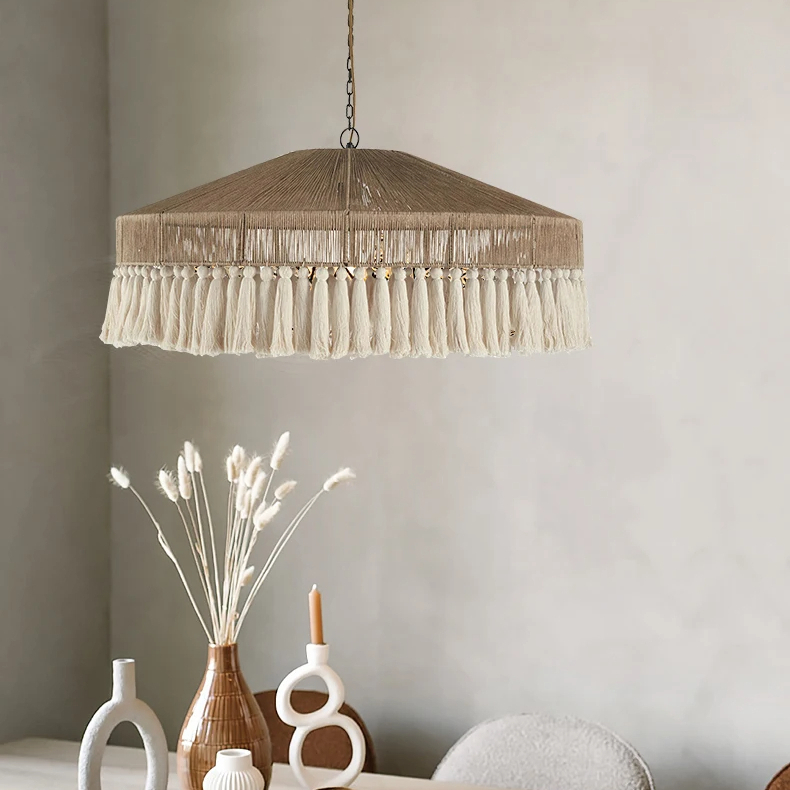 Suspension artisanale en rotin naturel avec ornements délicats – Image 4