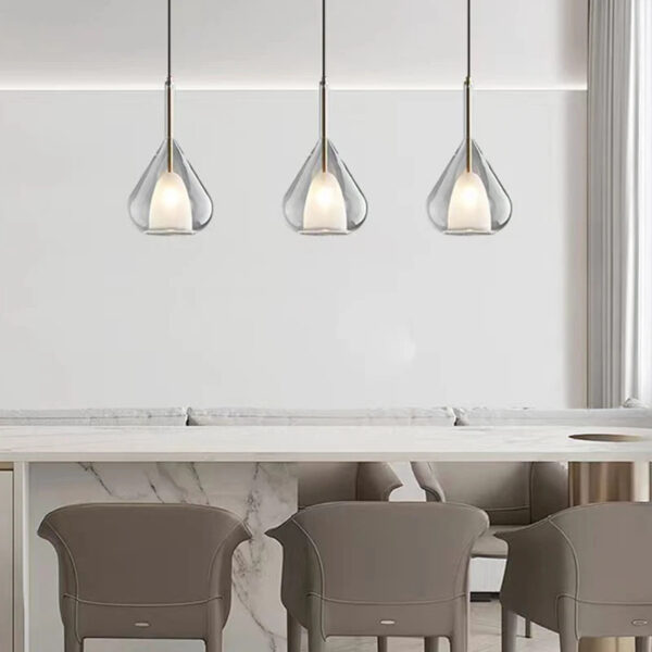 Alternative view of Suspension LED en verre : alliance du minimalisme et de la lumière