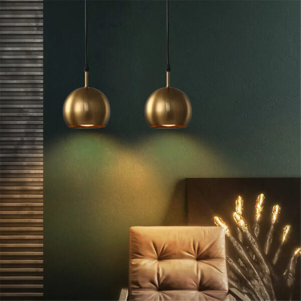 Alternative view of Suspension luminaire sphérique contemporaine en métal