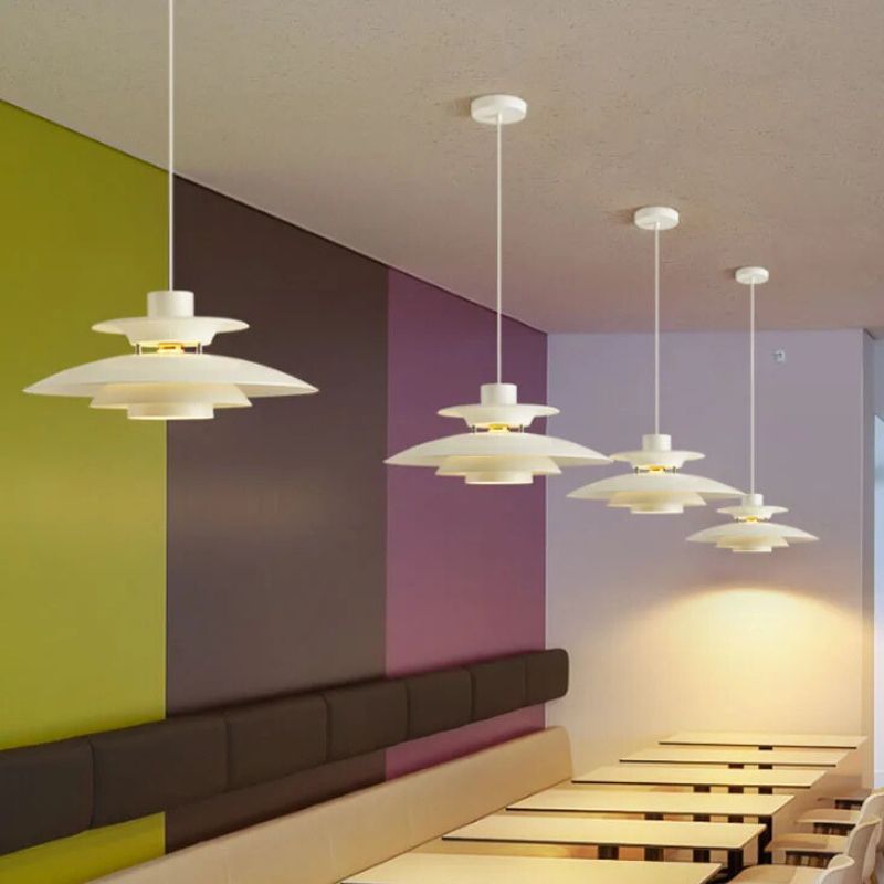 Suspension nordique asymétrique au design intemporel – Image 4