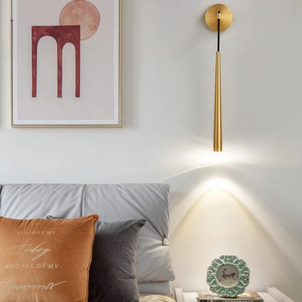 Alternative view of Applique murale LED ajustable en laiton doré avec liseuse