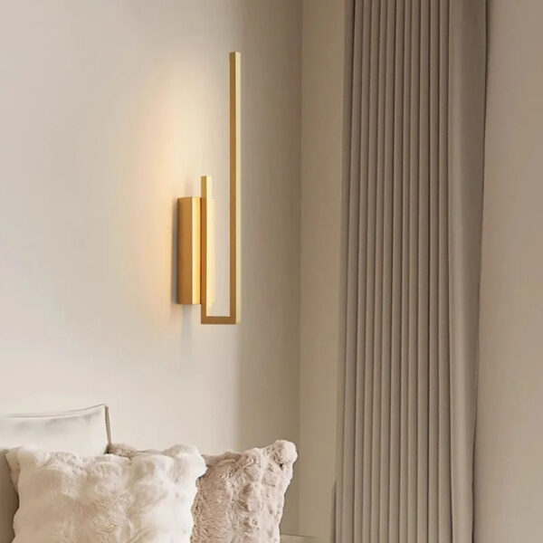 Alternative view of Applique murale LED contemporaine en cuivre brossé