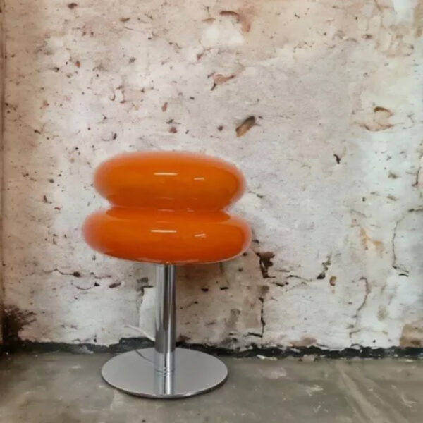 Alternative view of Lampe de bureau orange de style champignon et moderne