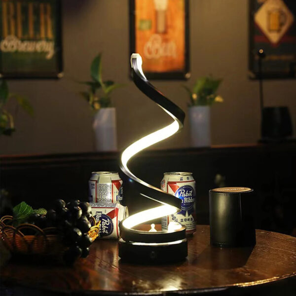 Alternative view of Lampe de bureau en forme de spirale