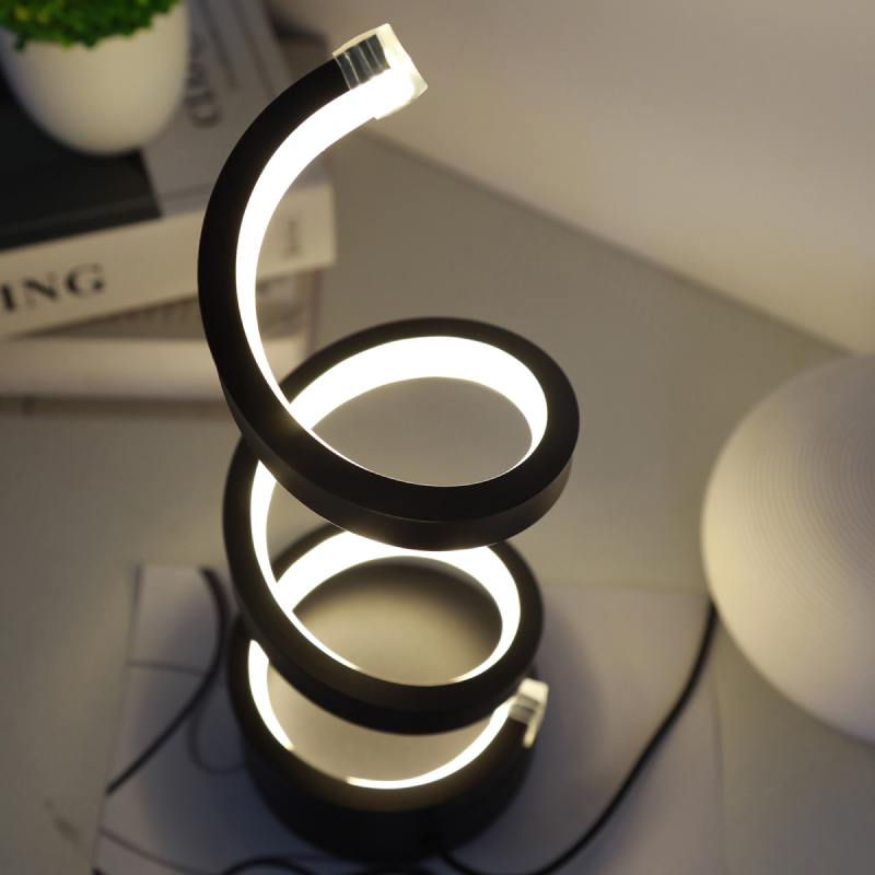 Lampe de bureau en forme de spirale