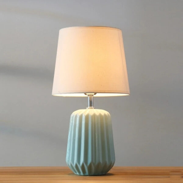 Lampe à poser douce et moderne en céramique