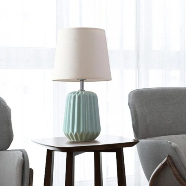 Lampe à poser douce et moderne en céramique