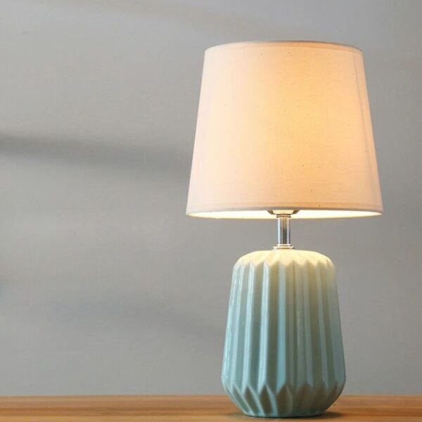 Lampe à poser douce et moderne en céramique
