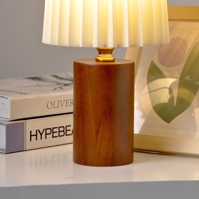Lampe de bureau en bois avec abat-jour texturé
