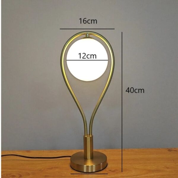 Lampe de bureau minimaliste au design ovale