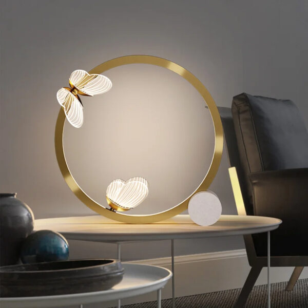 Lampe de chevet artistique avec papillons