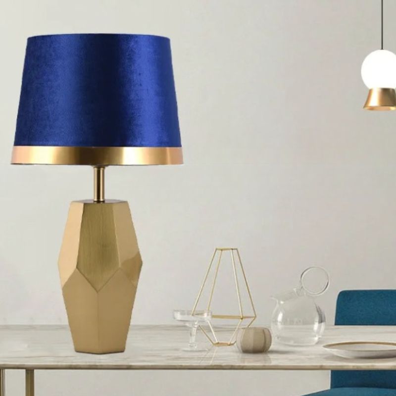 Lampe de chevet avec abat-jour bleu vibrant