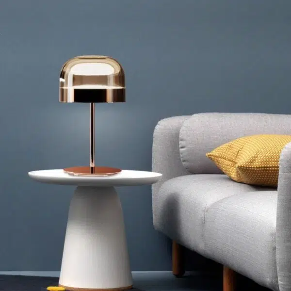 Lampe de chevet avec abat-jour en dôme transparent