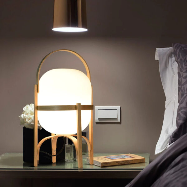 Lampe de chevet en bois au design japonais