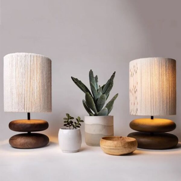 Lampe de chevet en bois avec base superposée