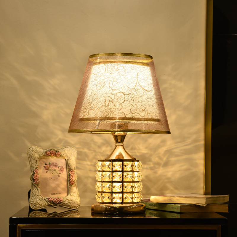 Lampe de chevet luxueuse avec motif floral