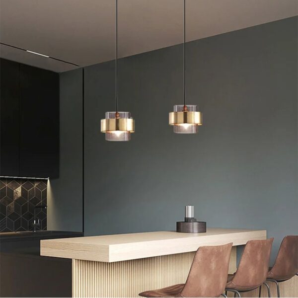 Suspension design et élégante en verre