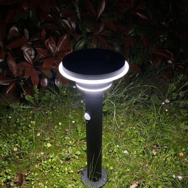 Borne solaire extérieure LED