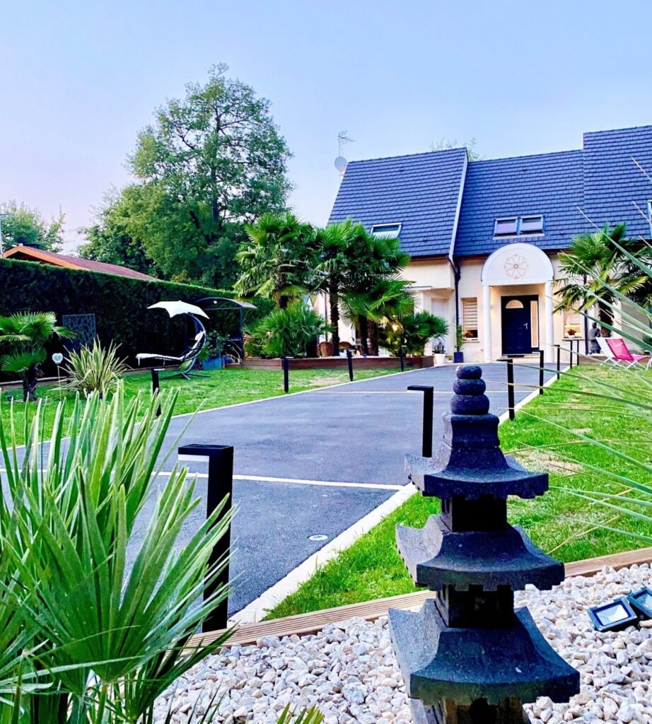 Borne solaire LED extérieure 1000 lumens